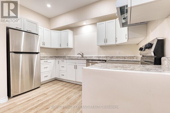 Photo - 80 Albert St Unit 103