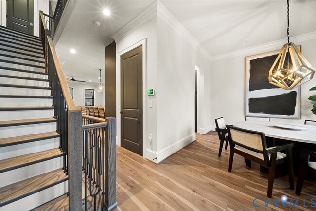 Photo - 441 W 7th St