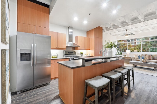 Photo - 805 Peachtree St NE