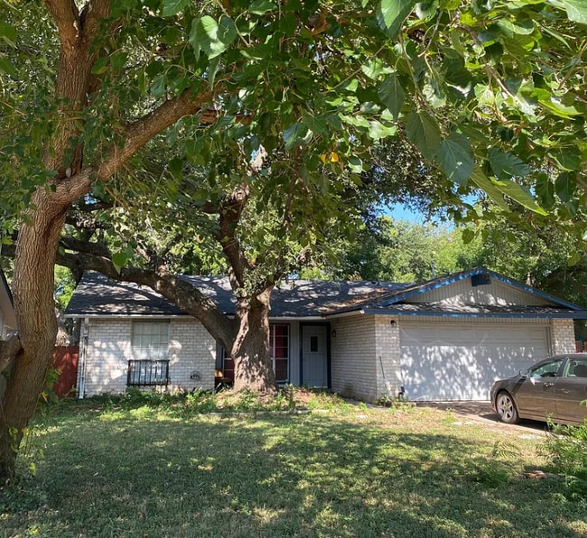 Building Photo - 12302 Double Tree Ln Rental