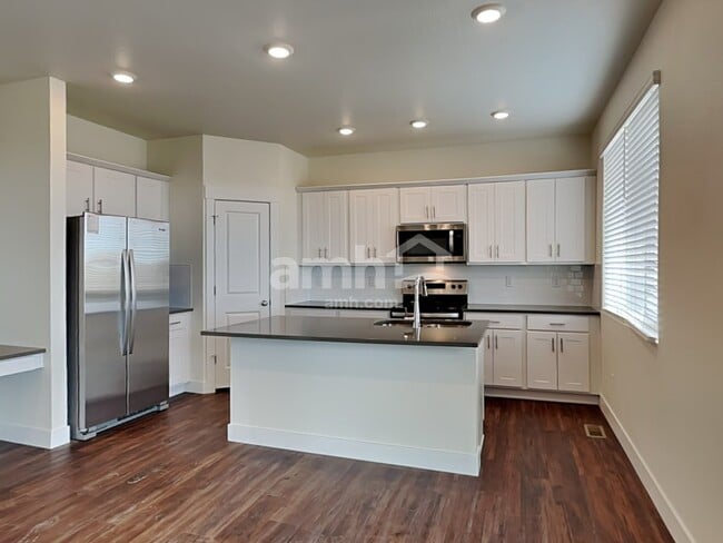 Photo - 3909 Wyedale Wy