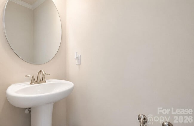 Photo - 104 Kentmore Dr