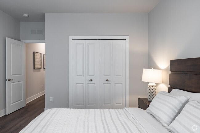 2BR, 2BA - 1,300SF