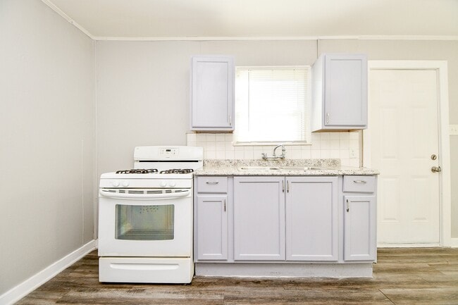 Photo - 5000 Noble St Unidad 6