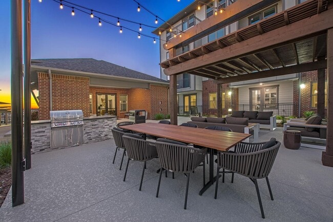 The Luxe at Las Colinas