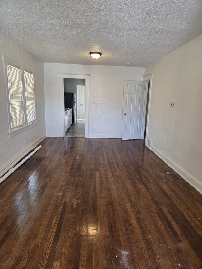 Photo - 3429 Mersington Ave