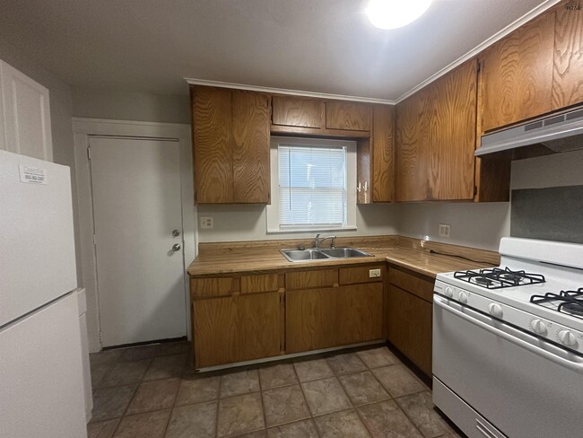 Photo - 1723 1/2 McGregor Ave