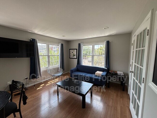 Photo - 35 Rutgers Dr Unit 2- Standard Hallway