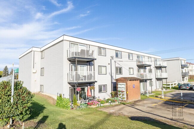 Building Photo - Marcus Manor