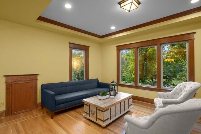 Photo - Beautiful 3 bedroom home in Lake Oswego!