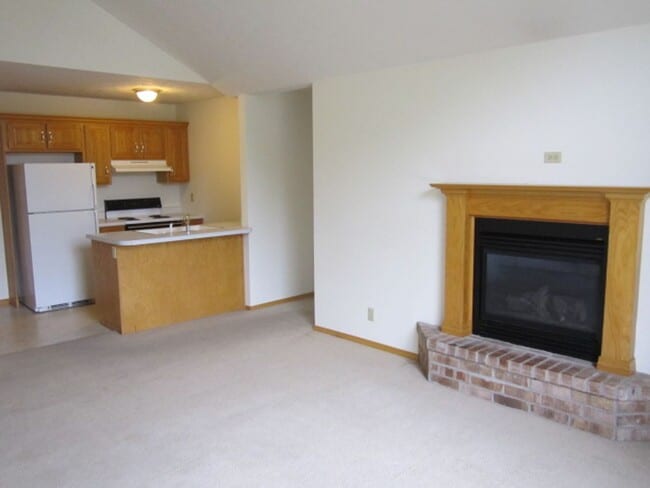 Photo - Awesome 2 bedroom duplex that is close everything!