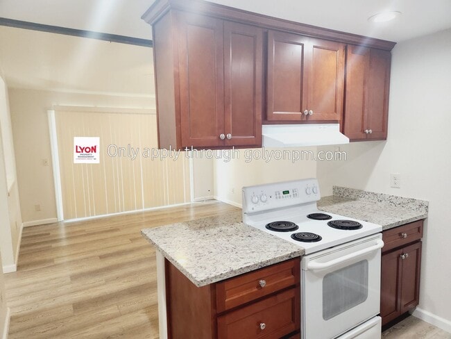 Photo - Renovated Halfplex! - Available Now!!