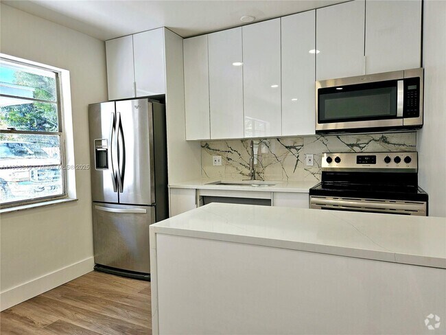 Building Photo - 913 Ortega Rd Unit C Rental