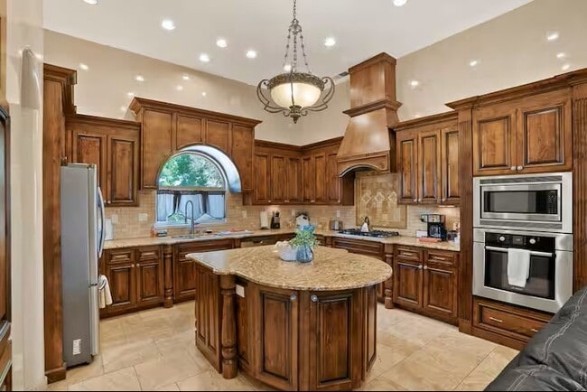 Building Photo - 2409 Rice Ave NW