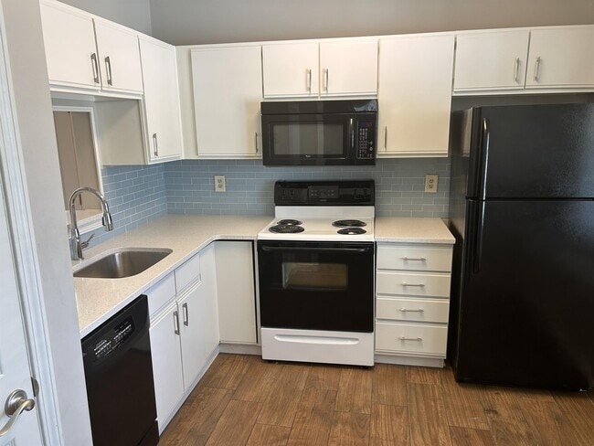 Photo - 105 Browns Ridge Ln