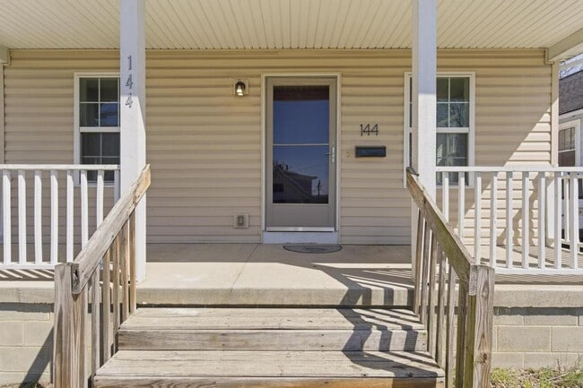 Photo - 144 N Quentin Ave