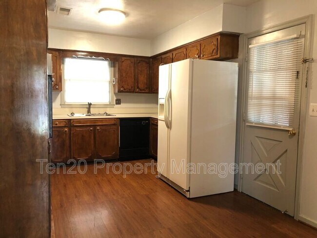 Photo - 1230 Aspen Ave