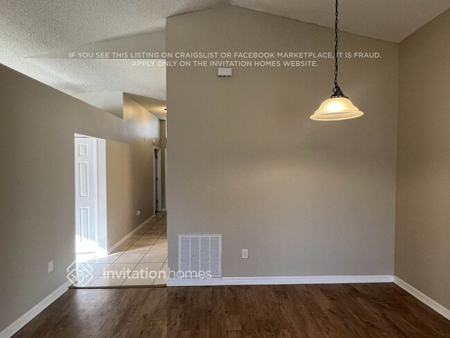 Photo - 1113 Winding Water Way