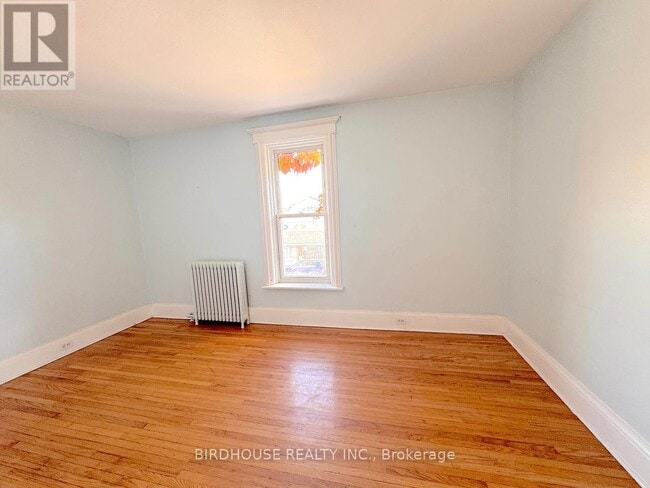 Photo - 23 Cambridge St S