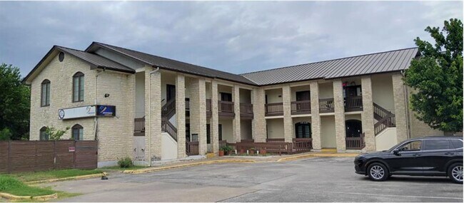 Building Photo - 611 Carpenter Ave Unit 201