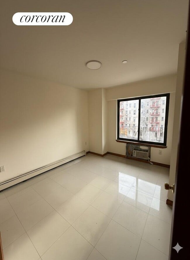 Photo - 163-10 89th Ave