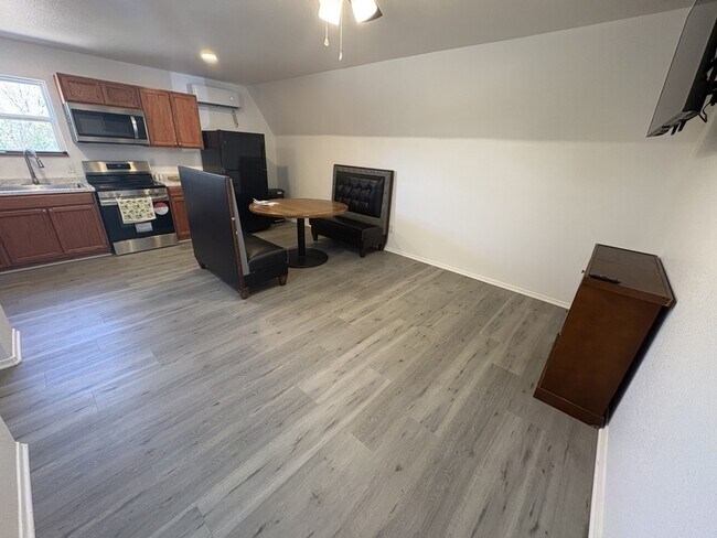 Photo - 285 Hermit Ln