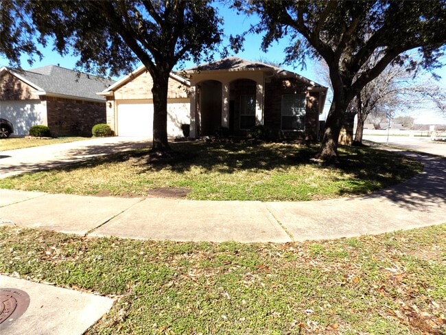 Building Photo - 1918 Appleton Dr