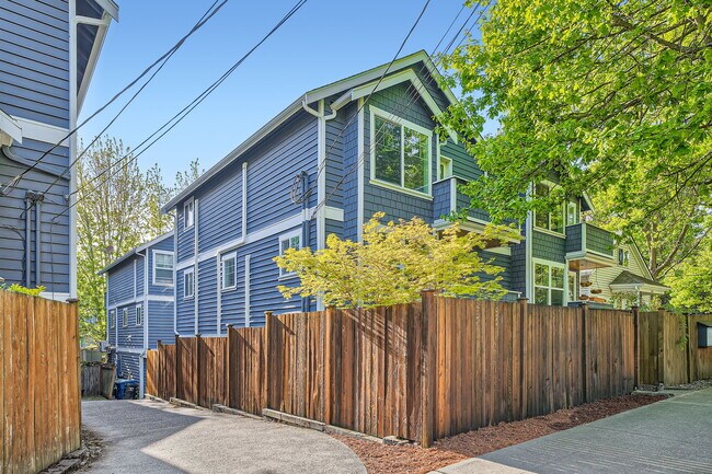 Photo - 309 27th Ave S #B