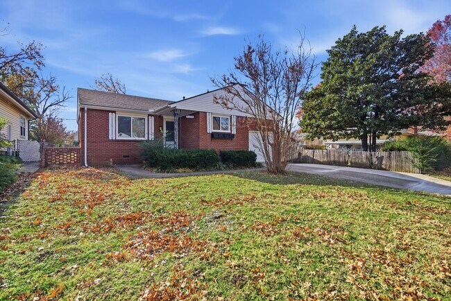 Photo - 3 bed/1 bath remodel within walking distance of Brookside