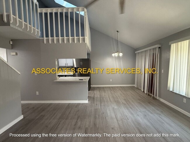 Photo - MUST SEE!!! 2BED/2BATH FULLY REMODELED UNIT IN GREENLEAF!!! FENCED BACK YARD!!! Unidad 812