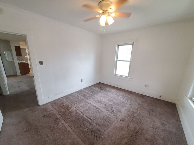 Photo - NO SECURITY DEPOSIT REQUIRED! One Bedroom Apartment in Kingston! Unidad 2