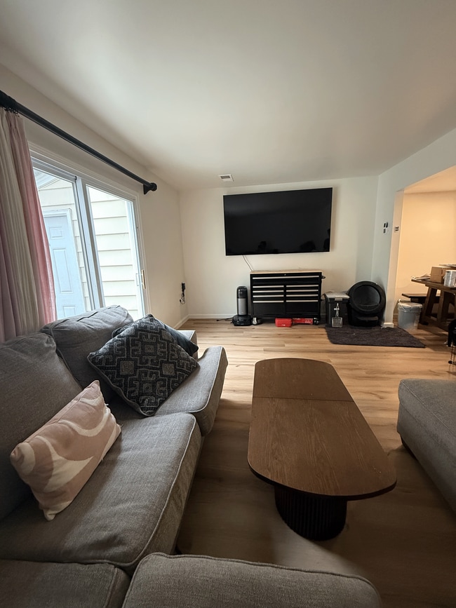 Living Room - 7627 Glenolden Pl