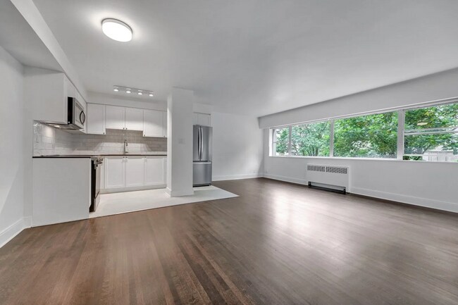 Photo - 1371 Harwood Street
