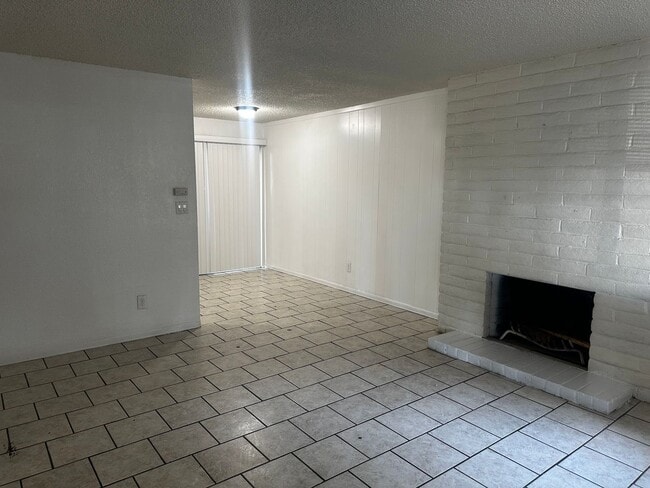 830 Astor Dr Unidad 830 Astor Street