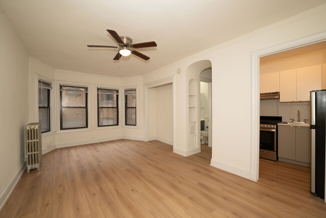 Área de estar de 1 habitación y 1 baño