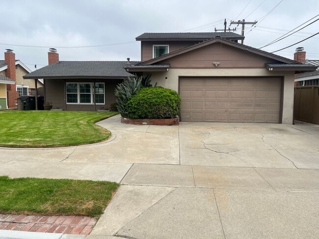 Building Photo - Beautiful 2 Story Home 4 Bedroom 2 Bath in...