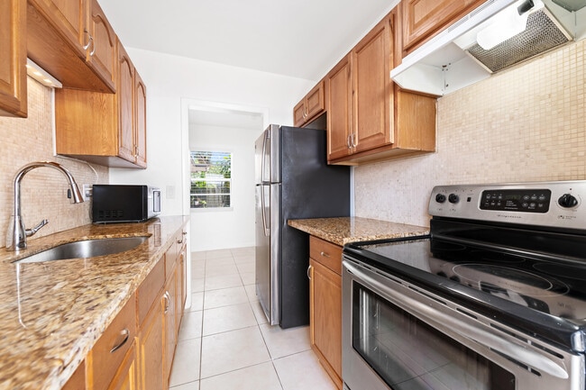 Photo - 1130 NE 3rd Ave