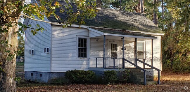 Building Photo - 114 First Street, Laurinburg, NC 28352 Rental