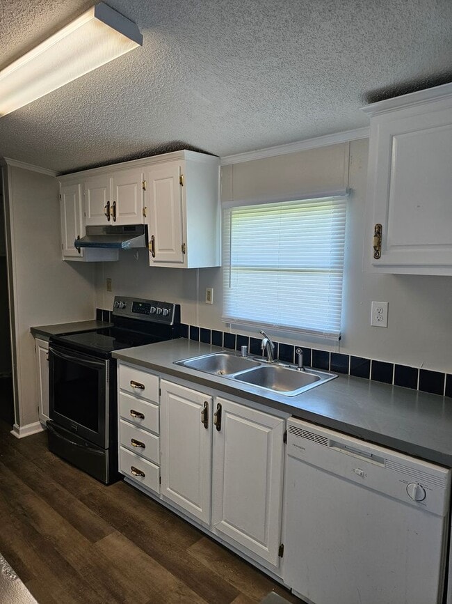 Photo - Renovated 3 Bedroom 2 Bath Home- Minutes from Shopping & Restaurants