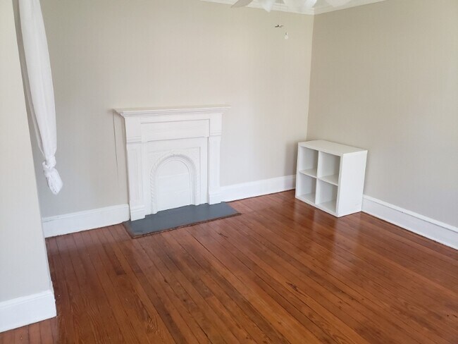 Photo - 27 W 27th St