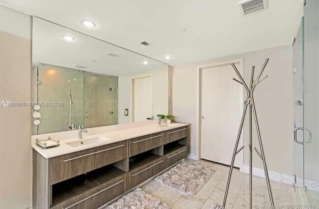 Photo - 3131 NE 7th Ave Unit 2102