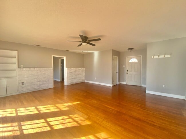 Photo - 2205 28th St Unit Front