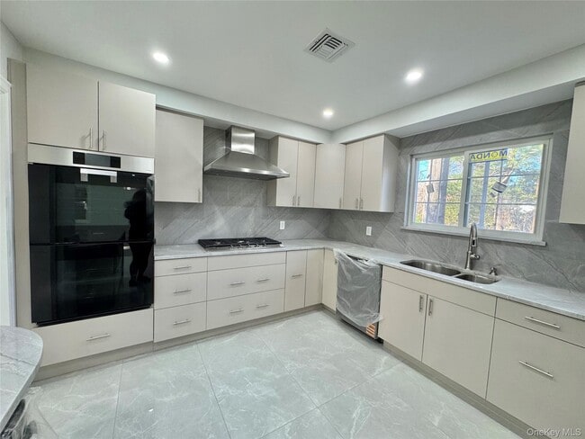 Photo - 32 Berkshire Rd