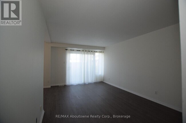 Photo - 176 Henry St Unit 25