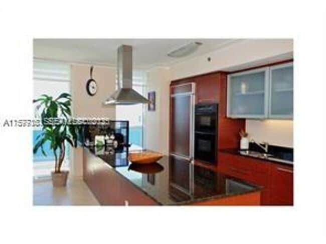 Building Photo - 1830 S Ocean Dr