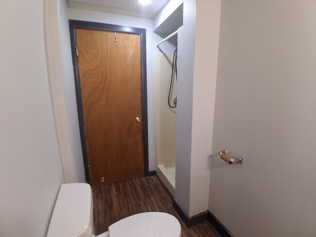 Photo - 604 S Main St