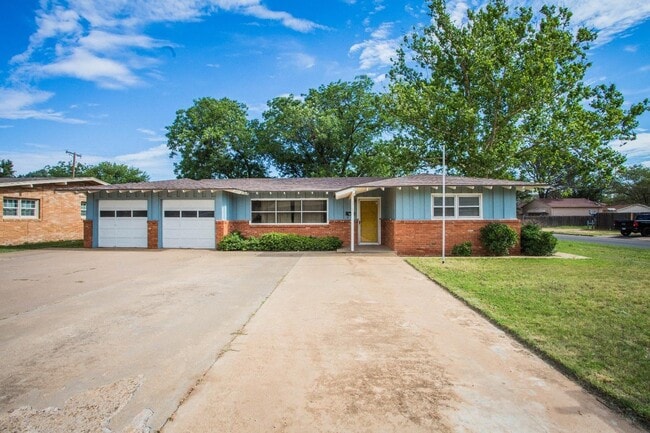 Building Photo - 2702 38th St