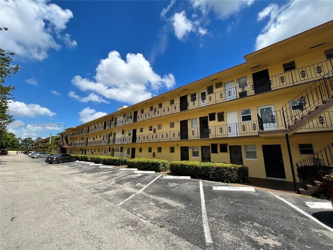 Building Photo - 2810 NE 201st Terrace Unit G108