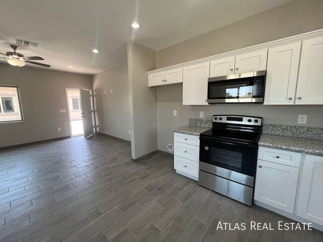 802 E 35th St Unit 1
