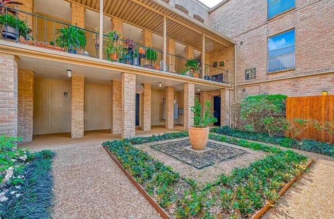 Photo - 4635 Wild Indigo St Unit 497